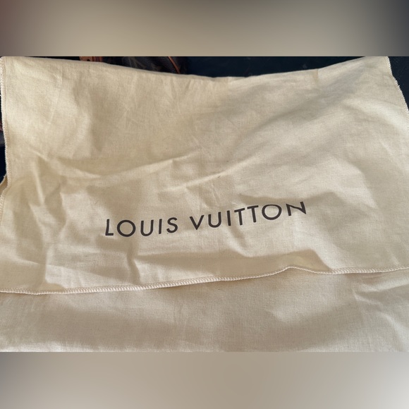 Louis Vuitton Monogram Canvas Tivoli GM Satchel - Picture 10 of 10